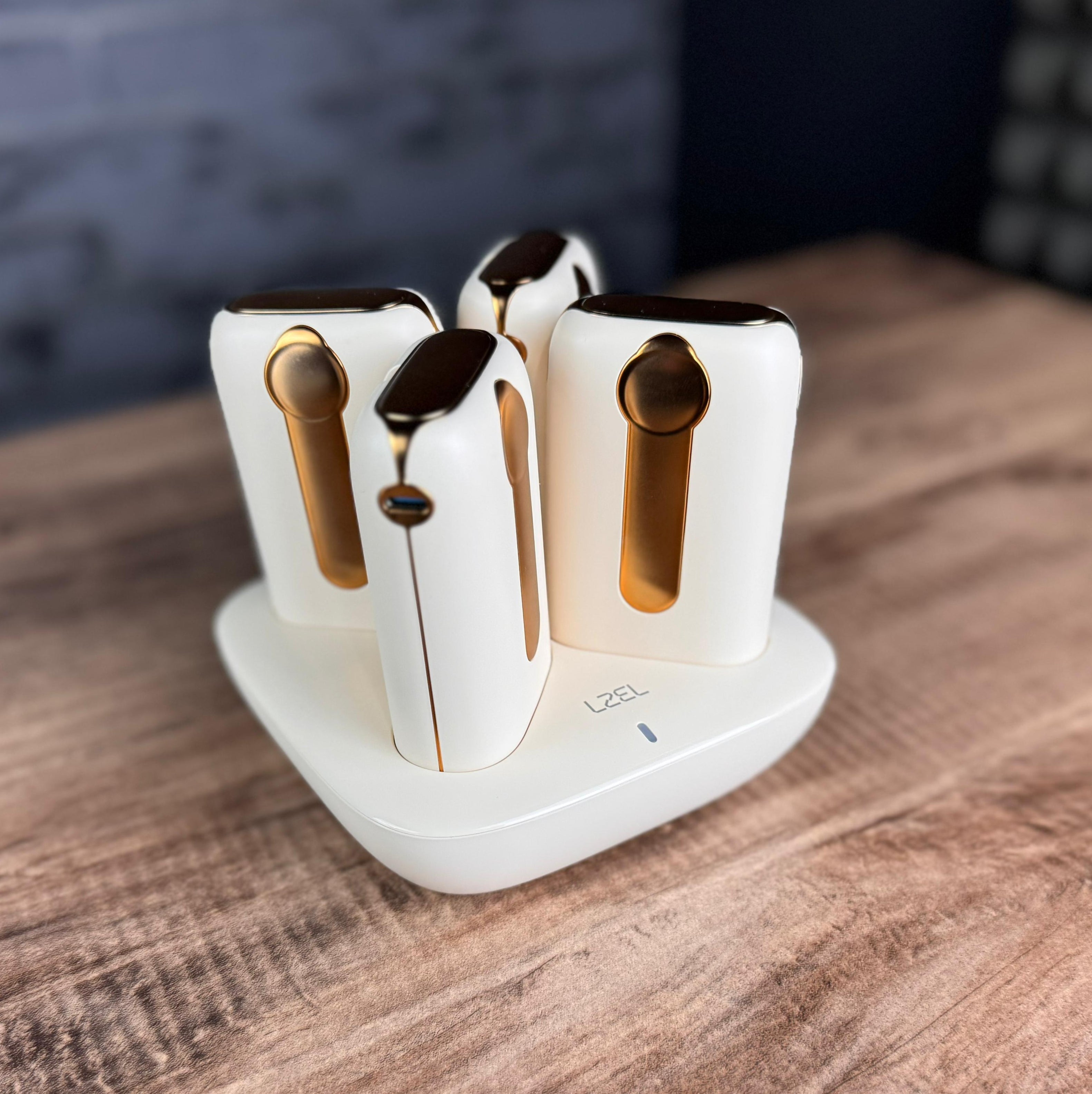 LZEL Quadra Energia X Station 10000mAh Charging Station Built In Cable Lightning And Type-C | Yellow LZEL Quadra Energia X Station 10000mAh Charging Station Built In Cable Lightning And Type-C | Yellow
